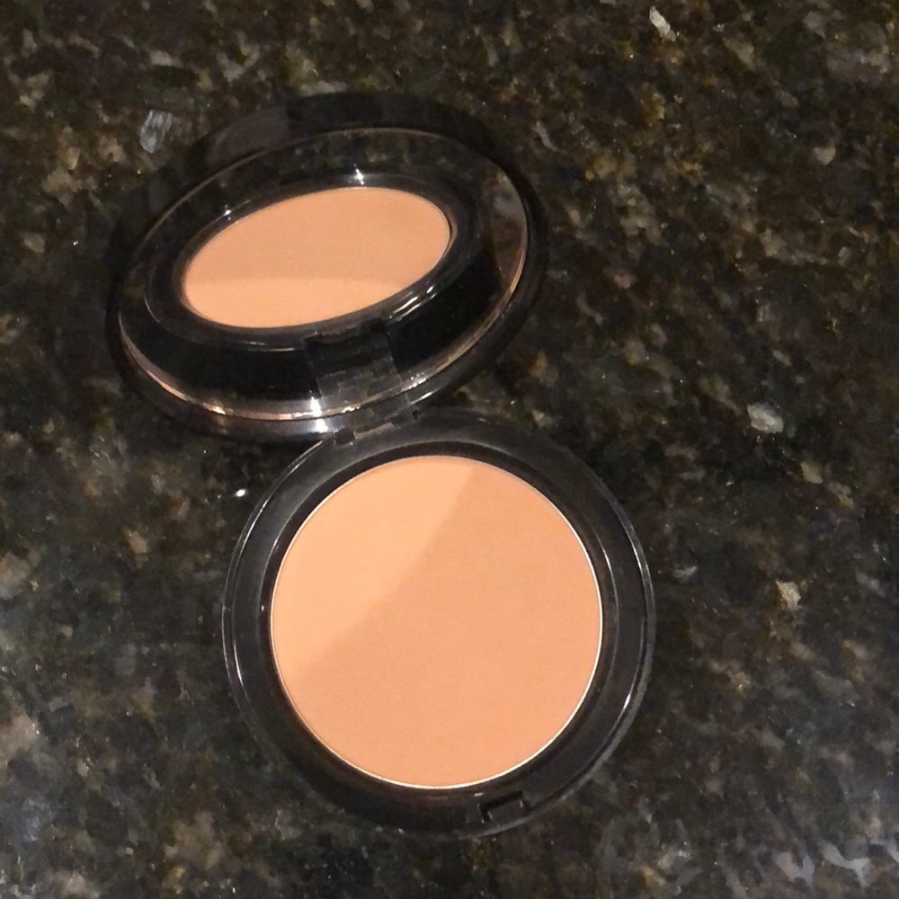 Bobbi Brown bronzer